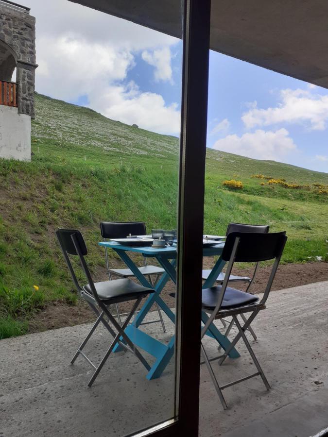 Appartement Dans Residence De Tourisme Besse-et-Saint-Anastaise Exterior photo